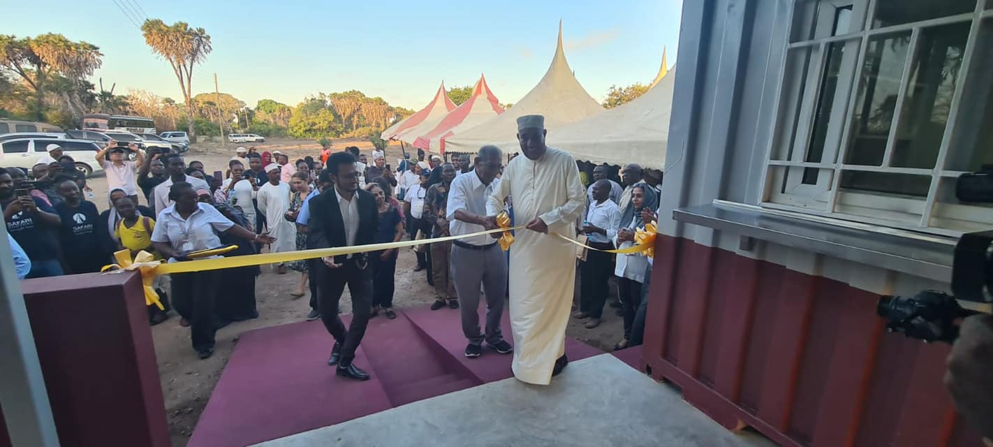 HINDI: LAMU GOVERNOR LAYS FOUNDATION STONE FOR A 52 BED CAPACITY