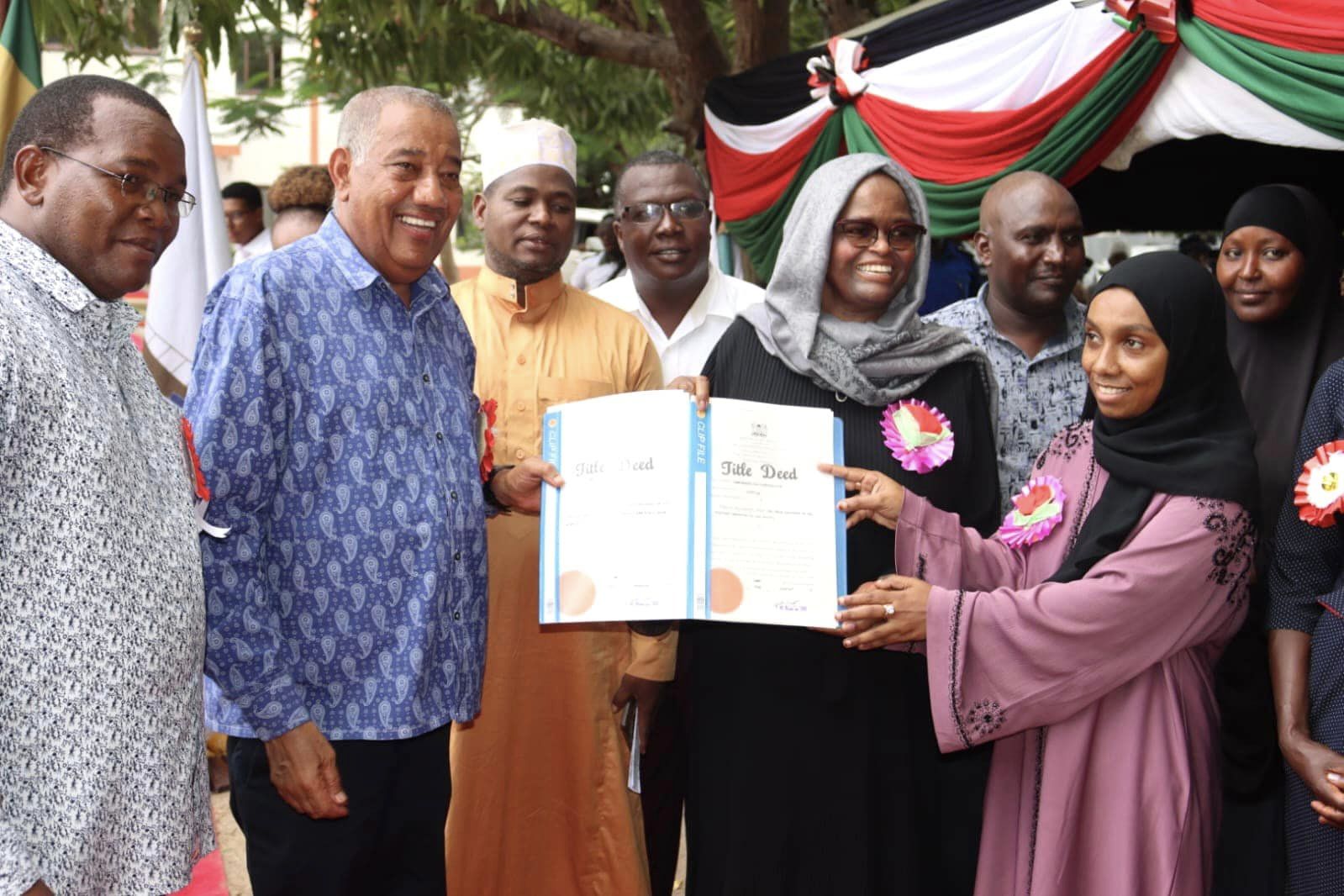 CHIEF JUSTICE KOOME RECEIVES TITLE DEEDS FROM GOVERNOR TIMAMY TO SET UP A HIGH COURT IN LAMU