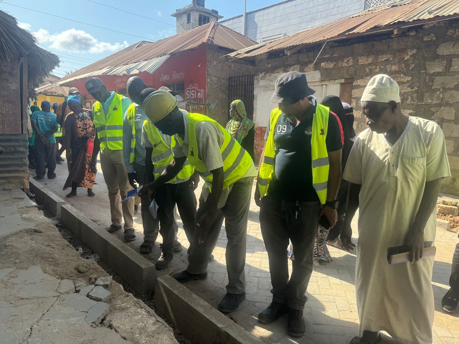 KISIP 2 TEAM INSPECTS THE ONGOING CONSTRUCTION OF INFORMAL SETTLEMENT PROJECTS IN LAMU