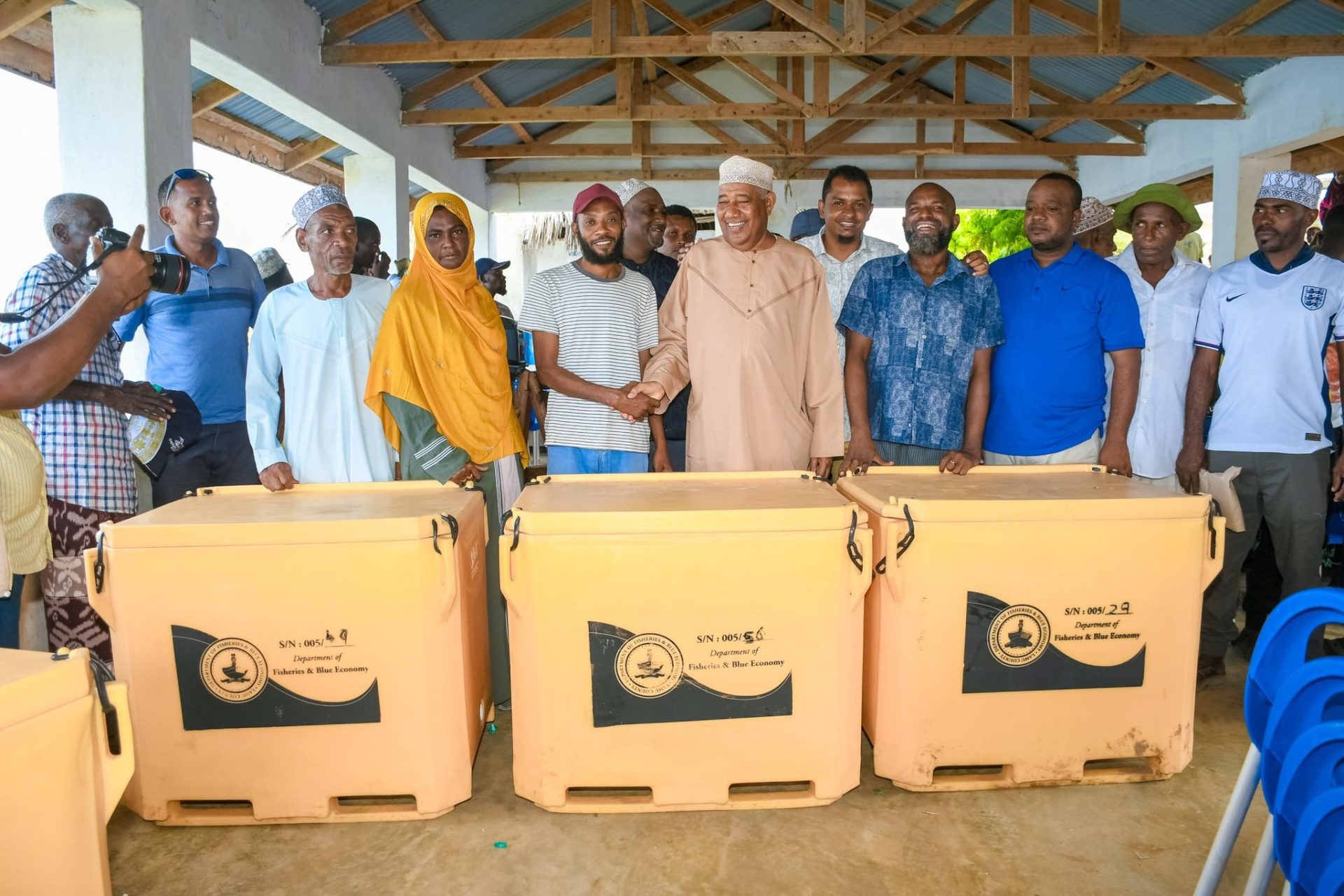 COUNTY GOVERNMENT OF LAMU PROVIDES COOLER BOXES TO KIWAYU FISHERMEN